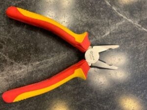how to tell if pliers are insulated